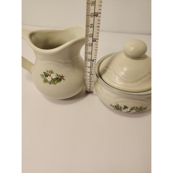 Pfaltzgraff Christmas Heirloom Creamer Sugar Bowl Set Of 2 Retired USA Holly - Picture 6 of 16